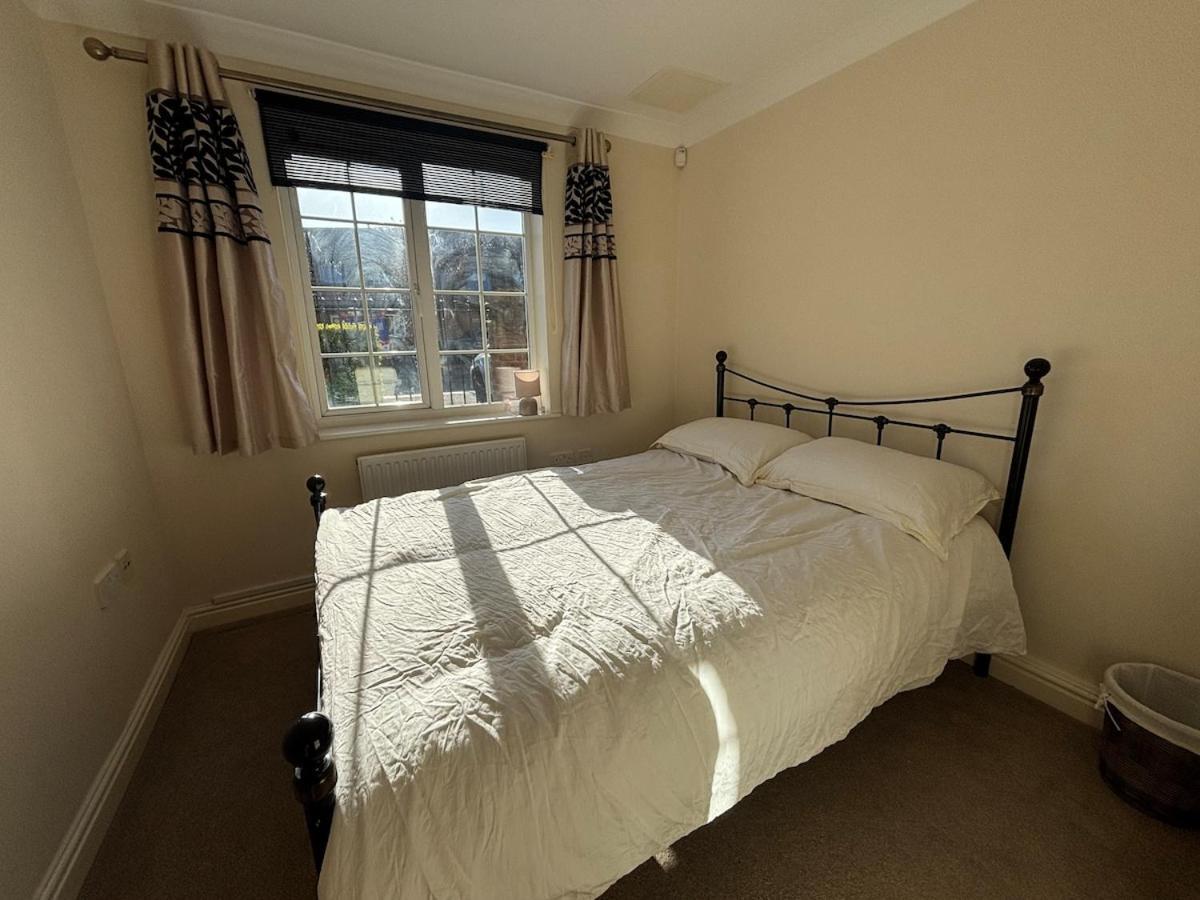 2-bedroom Flat, South Wimbledon Appartement *